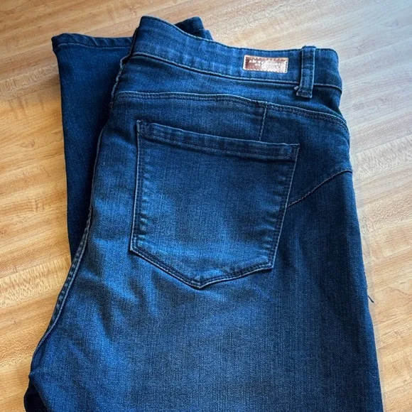 Juicy Couture Midnight Blue Ankle Jeans - Picture 3 of 5